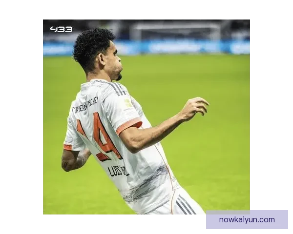 非洲冠军联赛决赛：球队韧性十足，成功夺得历史性冠军表现亮眼