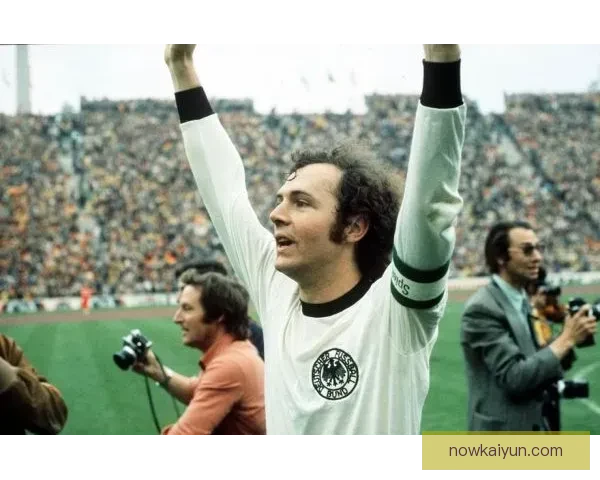 穆西亚拉在更衣室的融入状态稳定,受到队友广泛认可与支持 穆西亚拉在更衣室的融入状态稳定,受到队友广泛认可与支持